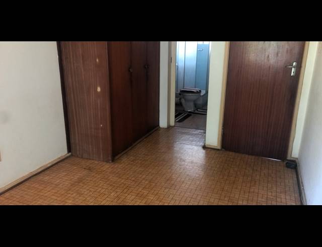 2 bed property for sale in ILLOVO BEACH